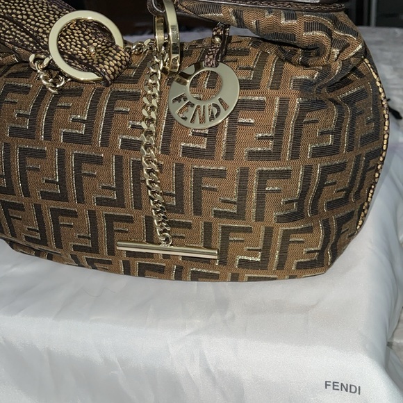 Fendi hobo bag preloved excellent condition gorgeous bag - Picture 3 of 16